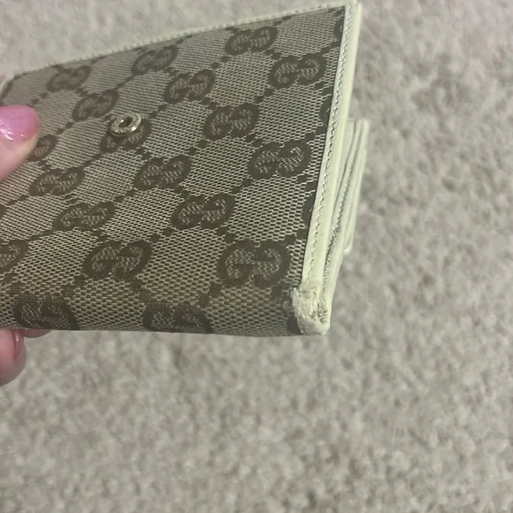 Gucci Wallet - Picture 9 of 11